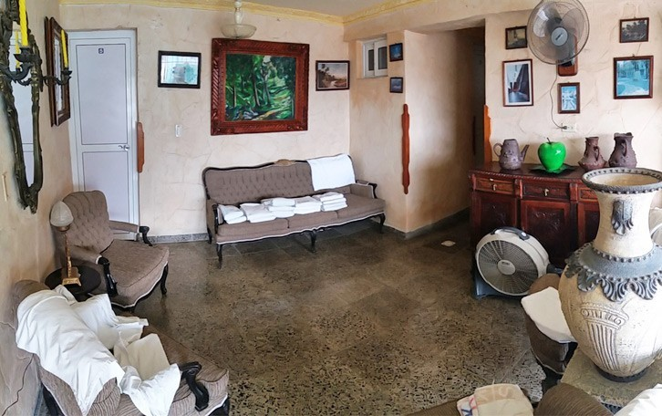 lounge room in Vista al Mar Bnb in Old Havana