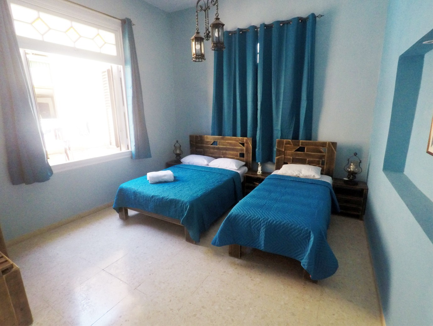 A large private room in private hostel in Old Havana